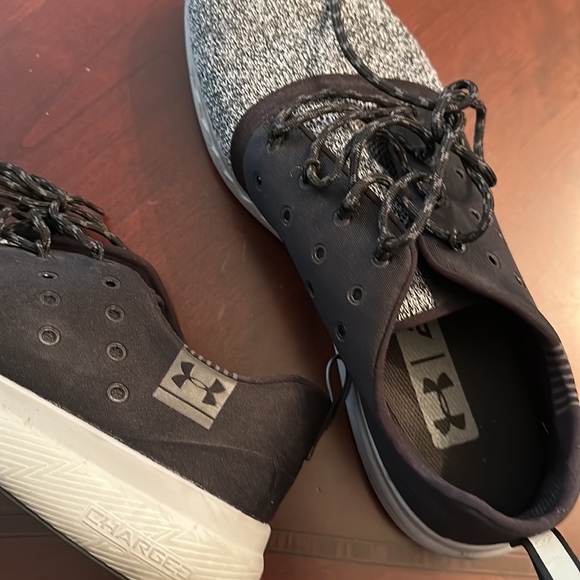 Men’s Under Armour Sneakers - Picture 4 of 6